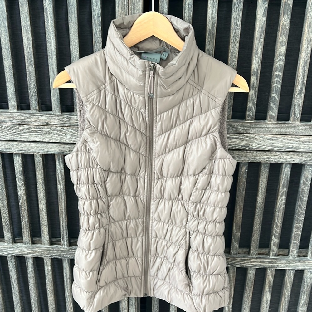 Athleta puffer vest